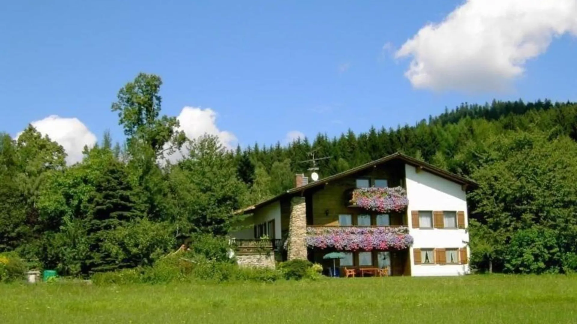Landhaus Wildfeuer In Kirchdorf Im Wald Germany